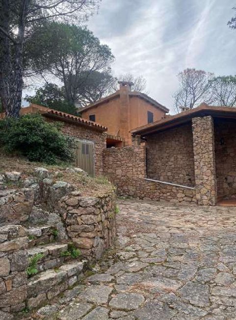 casa indipendente in vendita a Trinità d'Agultu e Vignola in zona Isola Rossa