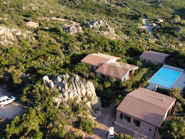 casa indipendente in vendita a Trinità d'Agultu e Vignola in zona Costa Paradiso