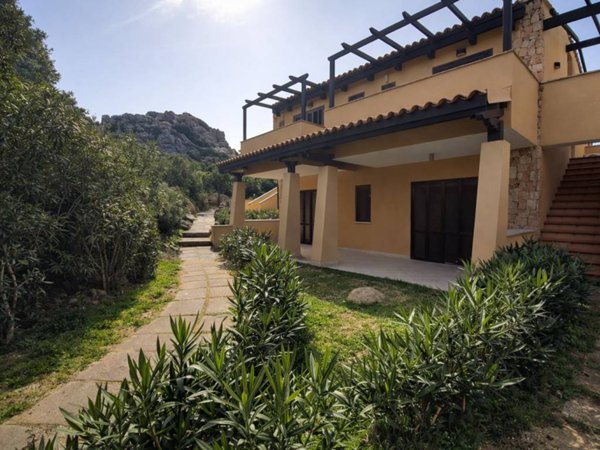 casa indipendente in vendita a Trinità d'Agultu e Vignola in zona Costa Paradiso