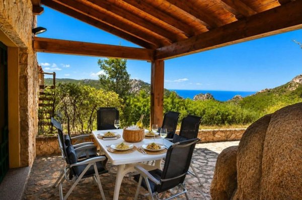 casa indipendente in vendita a Trinità d'Agultu e Vignola in zona Costa Paradiso