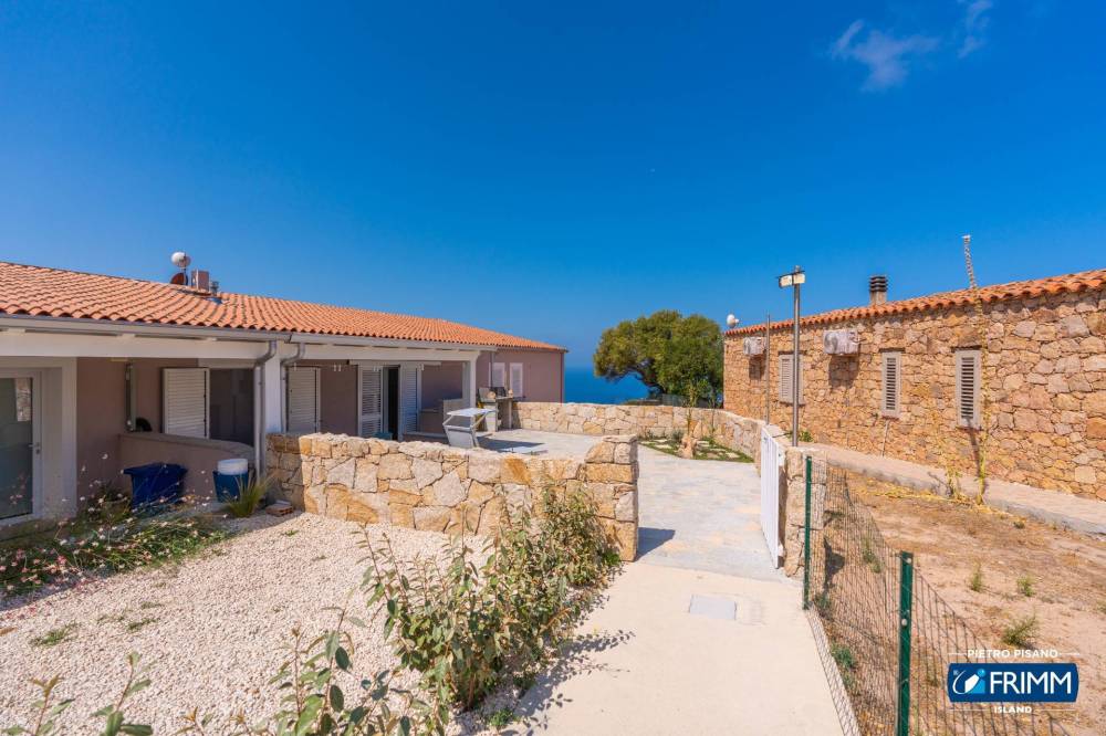 casa indipendente in vendita a Trinità d'Agultu e Vignola in zona Paduledda
