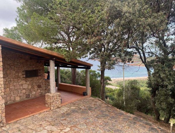 casa indipendente in vendita a Trinità d'Agultu e Vignola in zona Isola Rossa