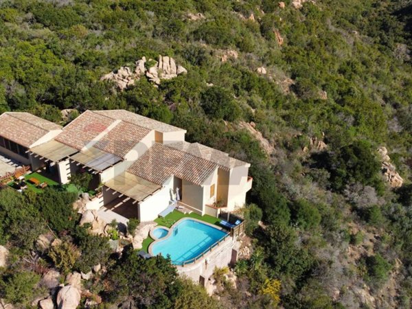 casa indipendente in vendita a Trinità d'Agultu e Vignola in zona Costa Paradiso