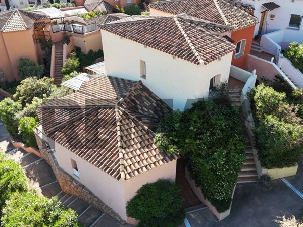 casa indipendente in vendita a Trinità d'Agultu e Vignola in zona Isola Rossa