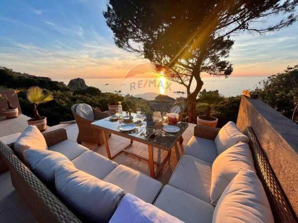 casa indipendente in vendita a Trinità d'Agultu e Vignola in zona Costa Paradiso