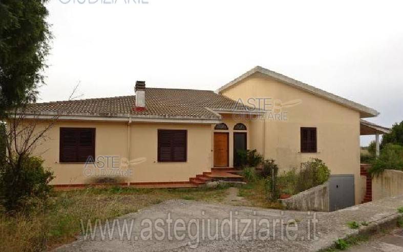 casa indipendente in vendita ad Uri