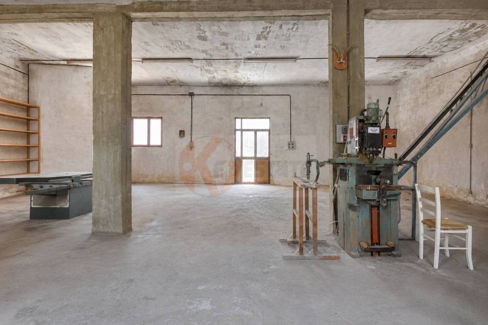 locale commerciale in vendita ad Usini