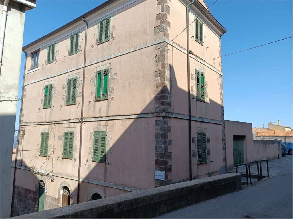 intera palazzina in vendita a Villanova Monteleone