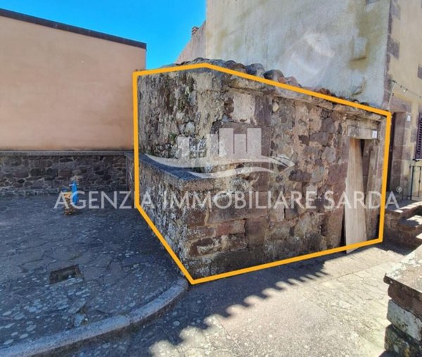 locale di sgombero in vendita a Villanova Monteleone