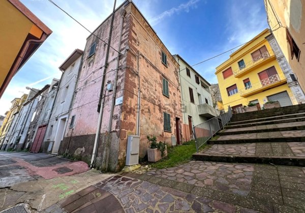 casa indipendente in vendita a Villanova Monteleone