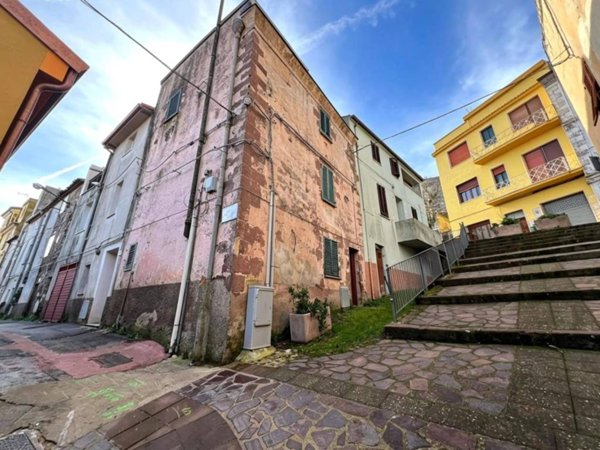 casa indipendente in vendita a Villanova Monteleone