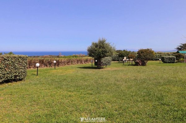 appartamento in vendita a Valledoria in zona La Muddizza