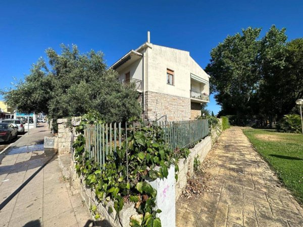casa indipendente in vendita a Valledoria