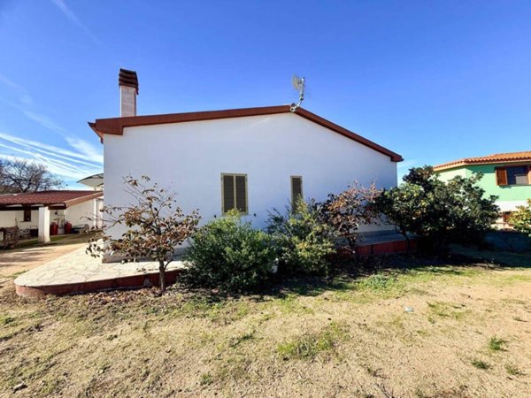 casa indipendente in vendita a Valledoria