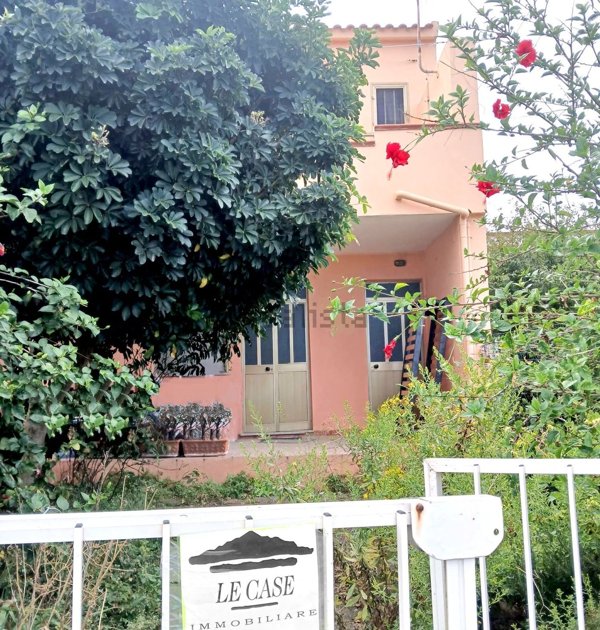 casa indipendente in vendita a Valledoria in zona La Muddizza