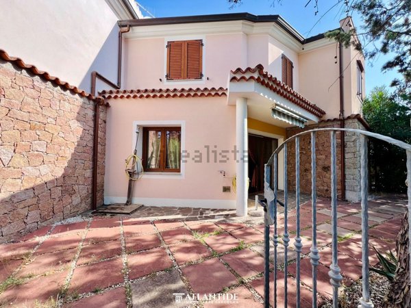 casa indipendente in vendita a Valledoria