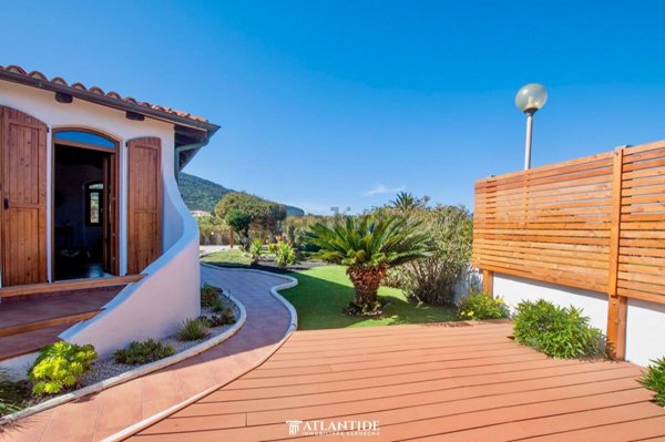 casa indipendente in vendita a Valledoria in zona La Ciaccia