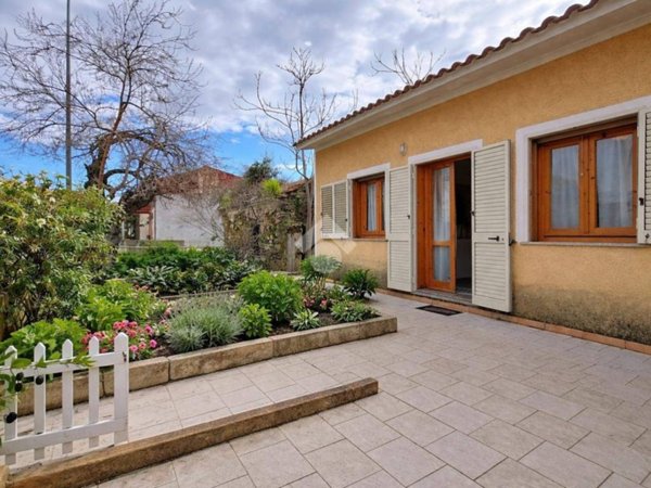 casa indipendente in vendita a Valledoria in zona La Muddizza