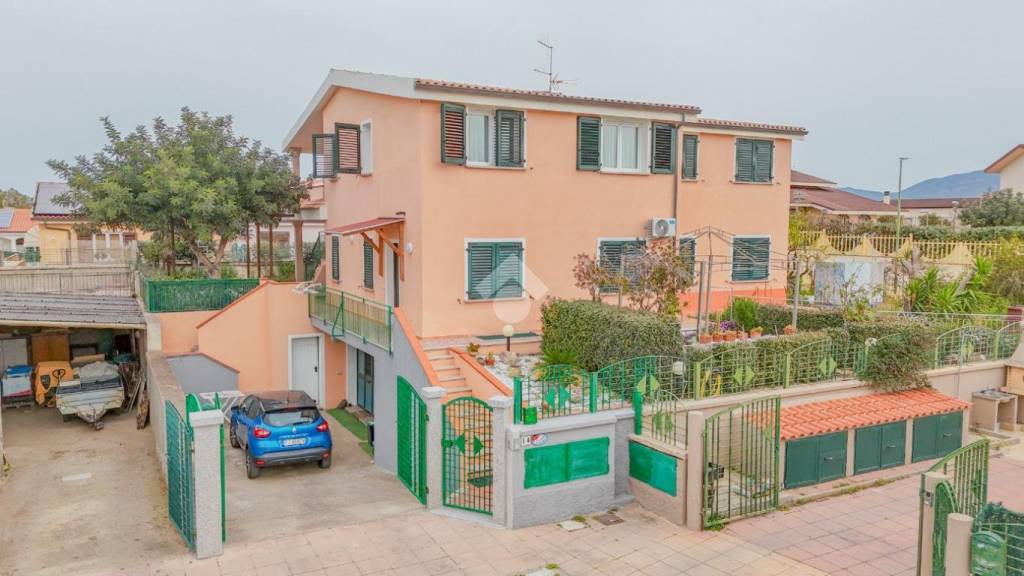 casa indipendente in vendita a Valledoria