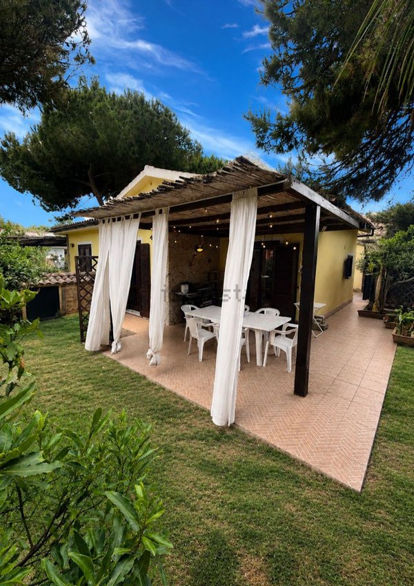 casa indipendente in vendita a Valledoria in zona La Ciaccia