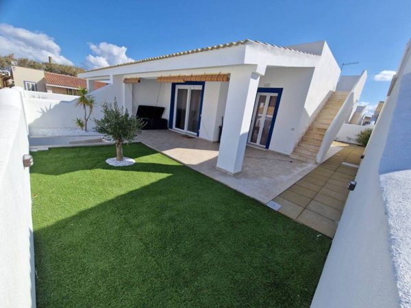 casa indipendente in vendita a Valledoria