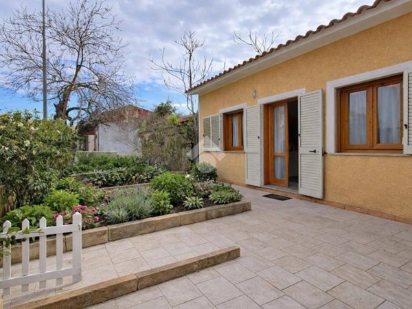 casa indipendente in vendita a Valledoria in zona La Muddizza