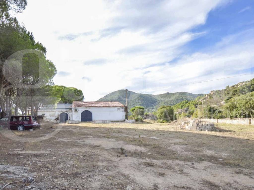 locale commerciale in vendita a Telti