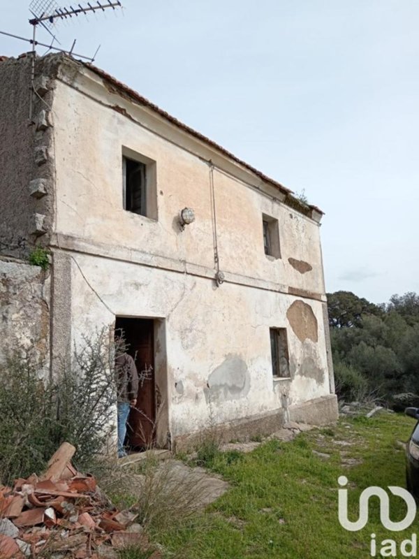 locale di sgombero in vendita a Telti