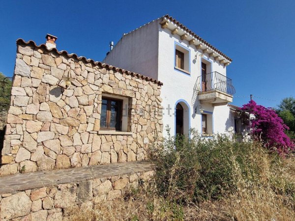 pentavano in vendita a Telti