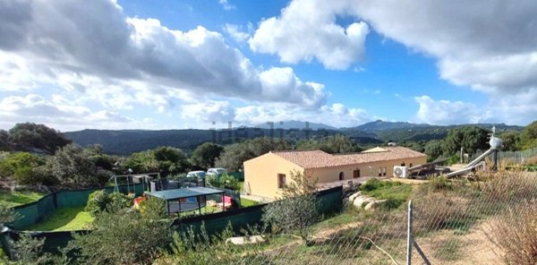 casa indipendente in vendita a Telti