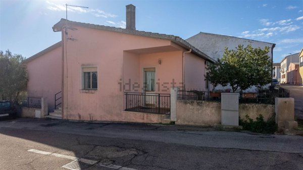 casa indipendente in vendita a Telti