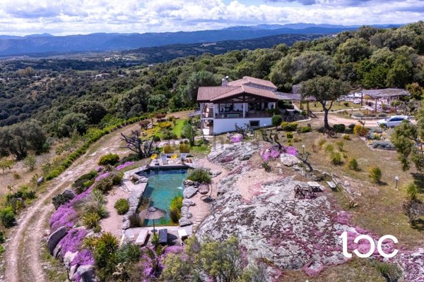 casa indipendente in vendita a Telti