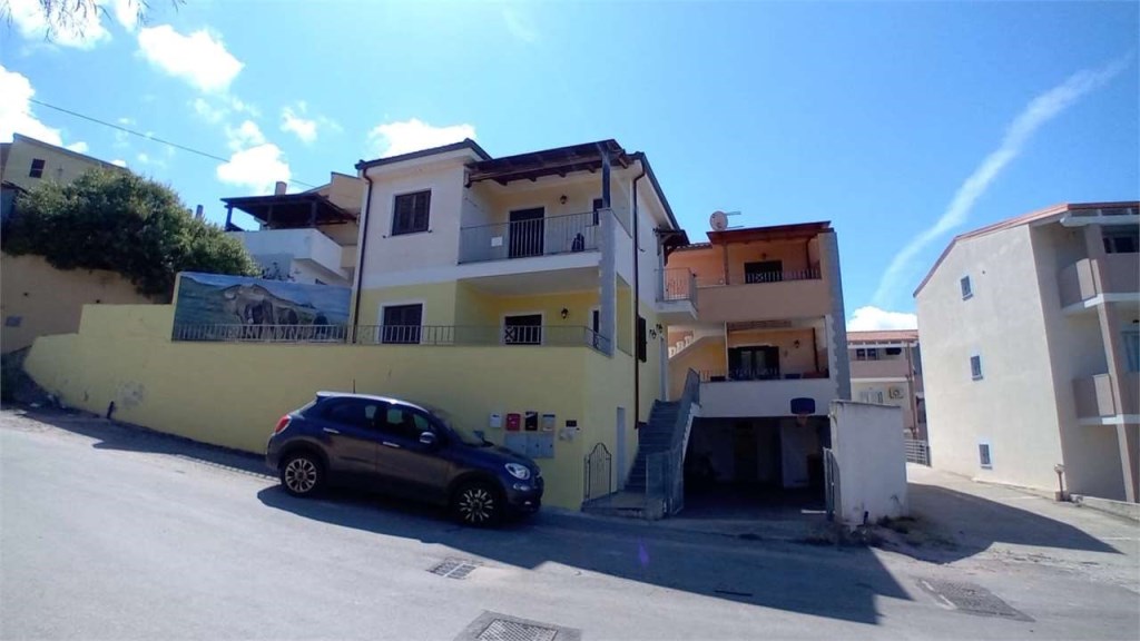 appartamento in vendita a Badesi in zona Muntiggioni