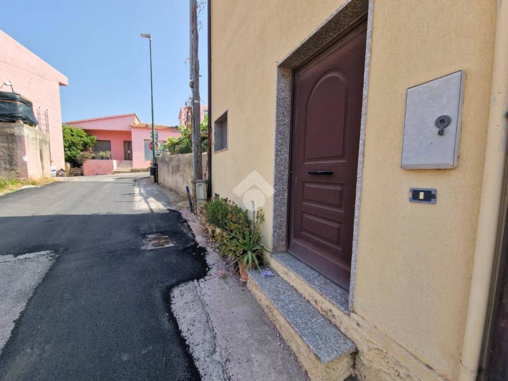 casa indipendente in vendita a Badesi in zona La Tozza