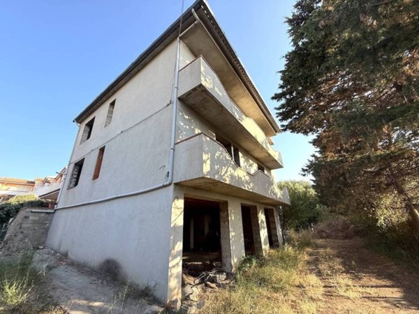 intera palazzina in vendita a Badesi