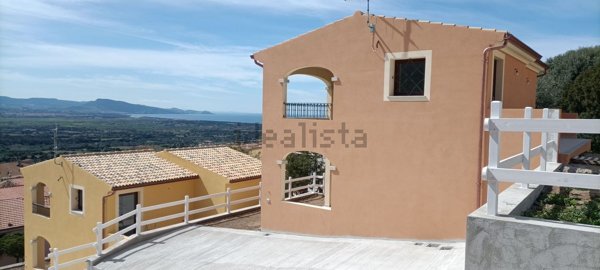 casa indipendente in vendita a Badesi