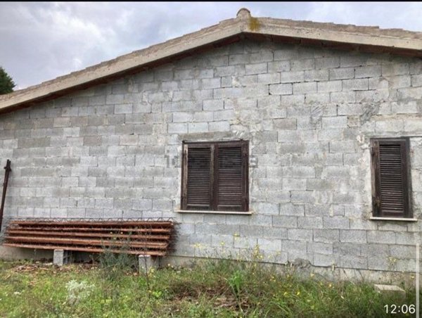 pentavano in vendita a Badesi