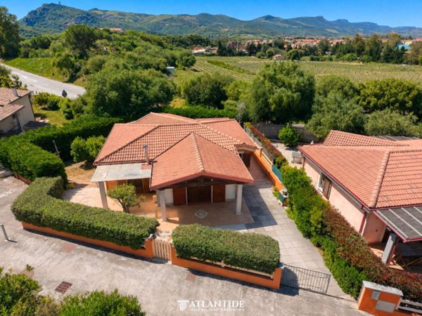 casa indipendente in vendita a Viddalba