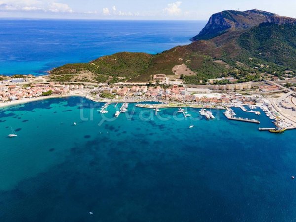 negozio in vendita a Golfo Aranci