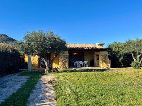 casa indipendente in vendita a Golfo Aranci