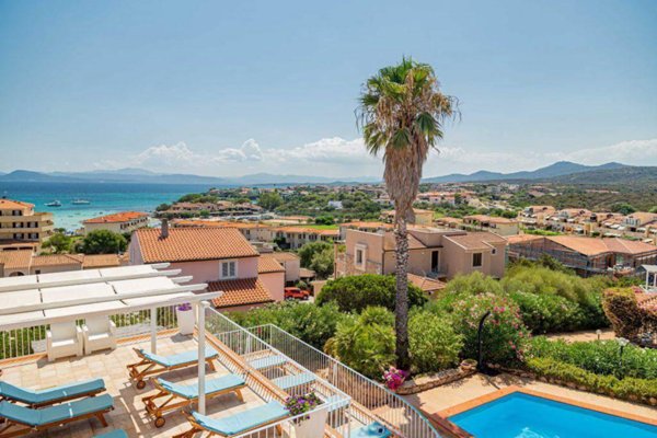 negozio in vendita a Golfo Aranci in zona Marinella