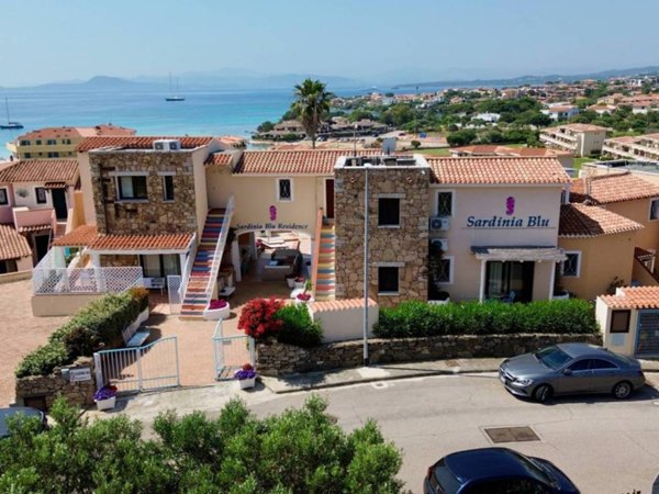 intera palazzina in vendita a Golfo Aranci in zona Marinella