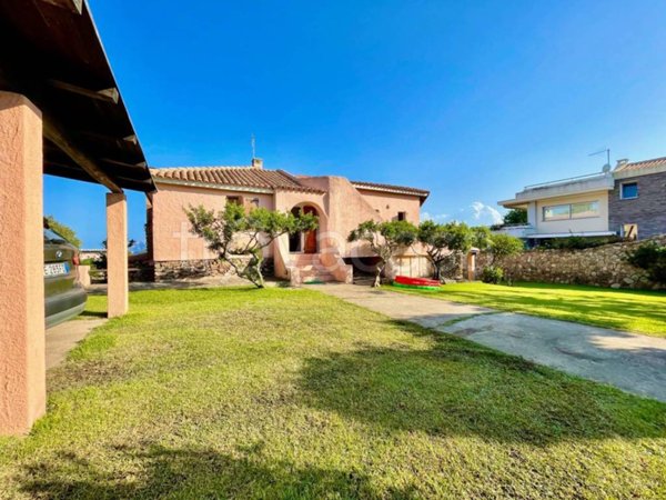 casa indipendente in vendita a Golfo Aranci