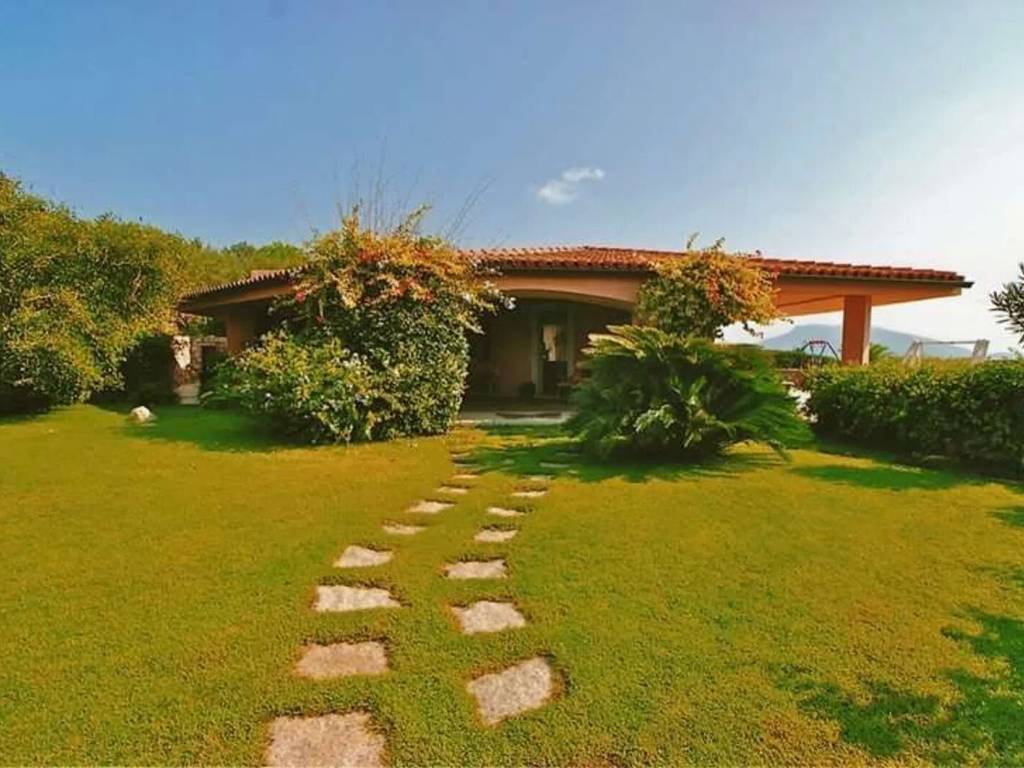 casa indipendente in vendita a Golfo Aranci