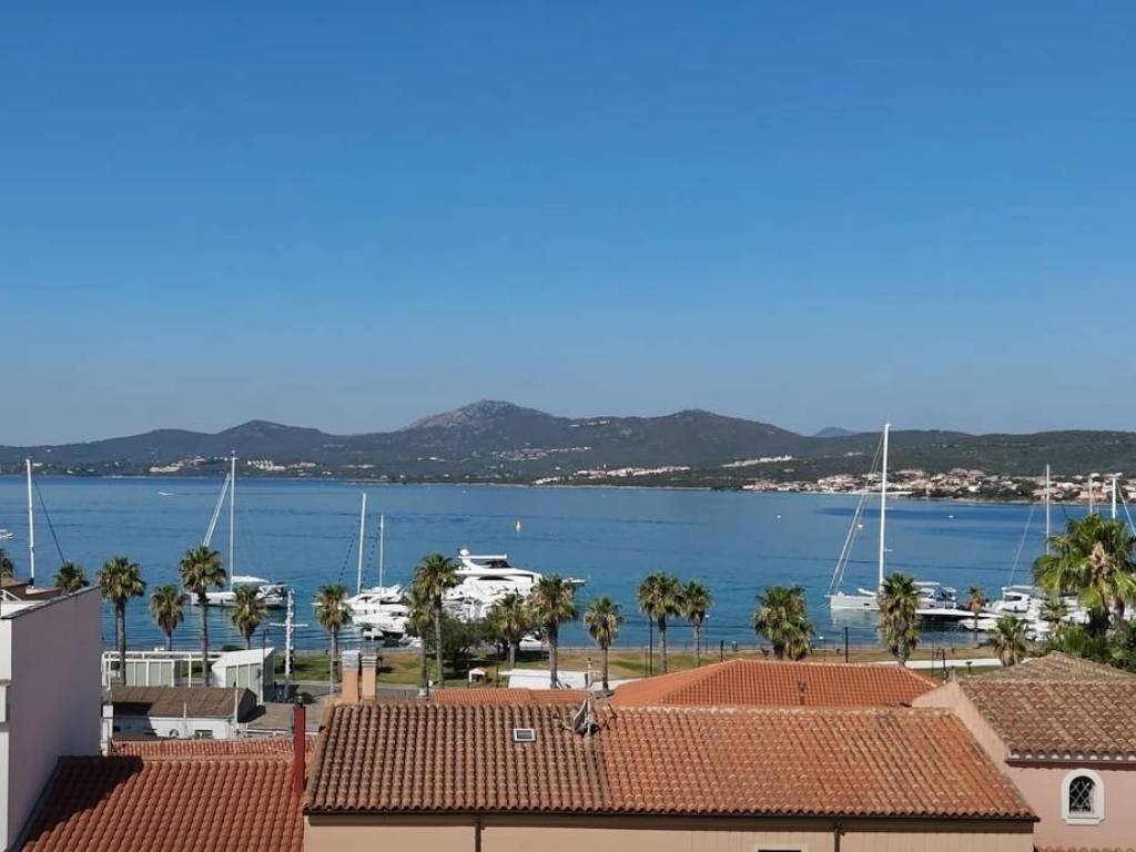 appartamento in vendita a Golfo Aranci