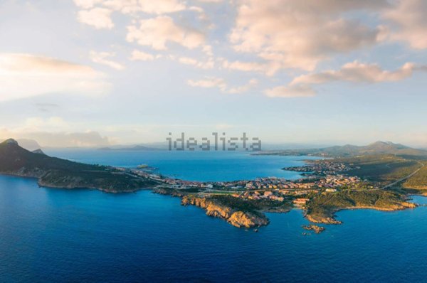appartamento in vendita a Golfo Aranci in zona Rudalza