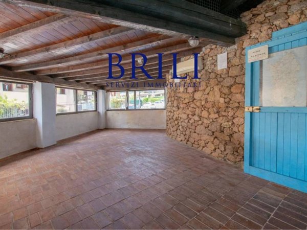 negozio in vendita a Golfo Aranci in zona Marinella