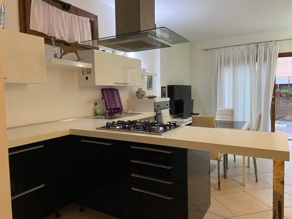 casa indipendente in vendita a Golfo Aranci in zona Rudalza