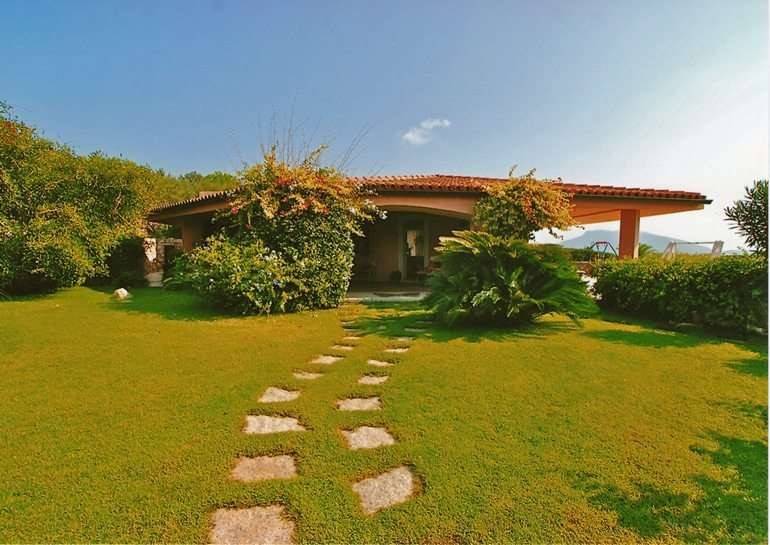 casa indipendente in vendita a Golfo Aranci