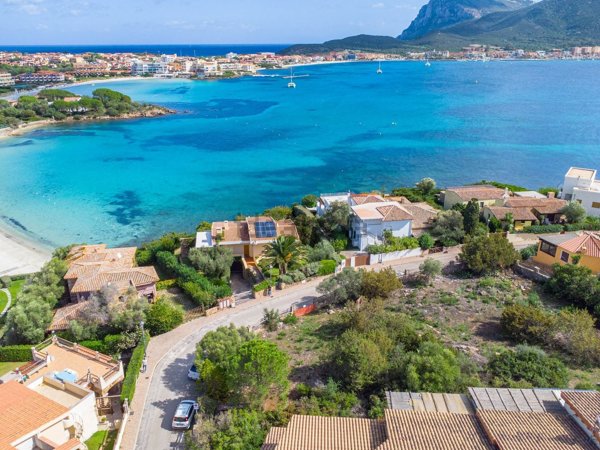 casa indipendente in vendita a Golfo Aranci